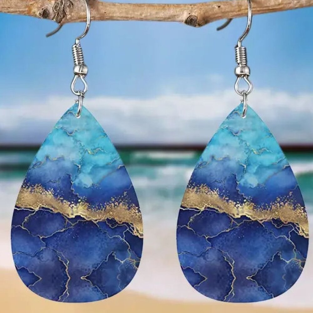 LADIES GORGEOUS HANGING EARRING OCEAN COLORS‎ NWT - Picture 2 of 3
